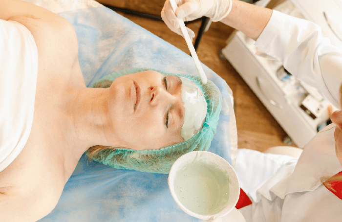 Tratamientos de peelings químicos ofrecido por Profesionista de la salud
